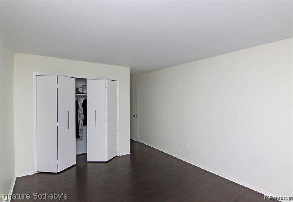 984 STRATFORD Lane E, Bloomfield Hills, MI 48304 — Photo 26
