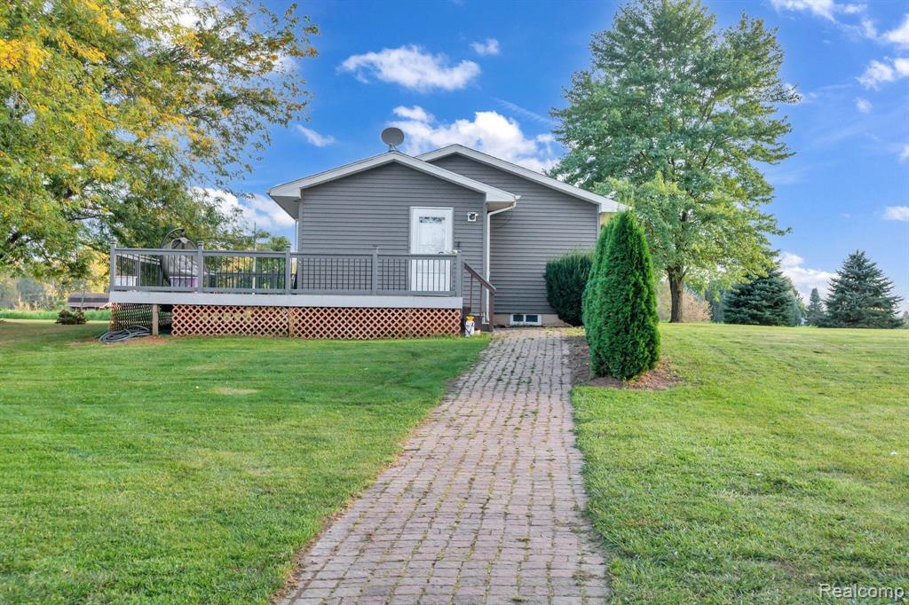 925 S Gregory Street, Fowlerville, MI 48836 — Photo 4