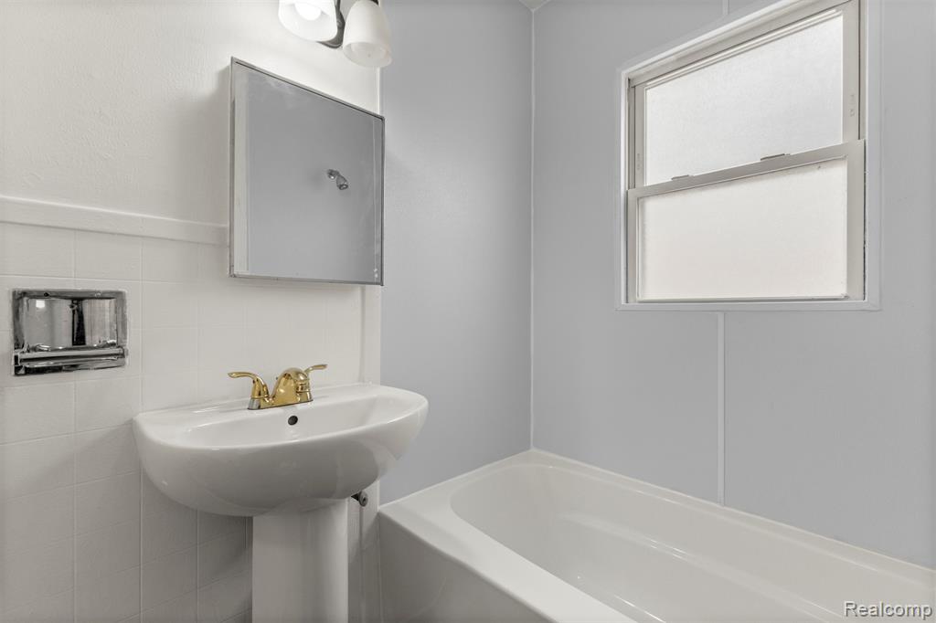 4721 Jackson Street, Dearborn Heights, MI 48125 — Photo 19