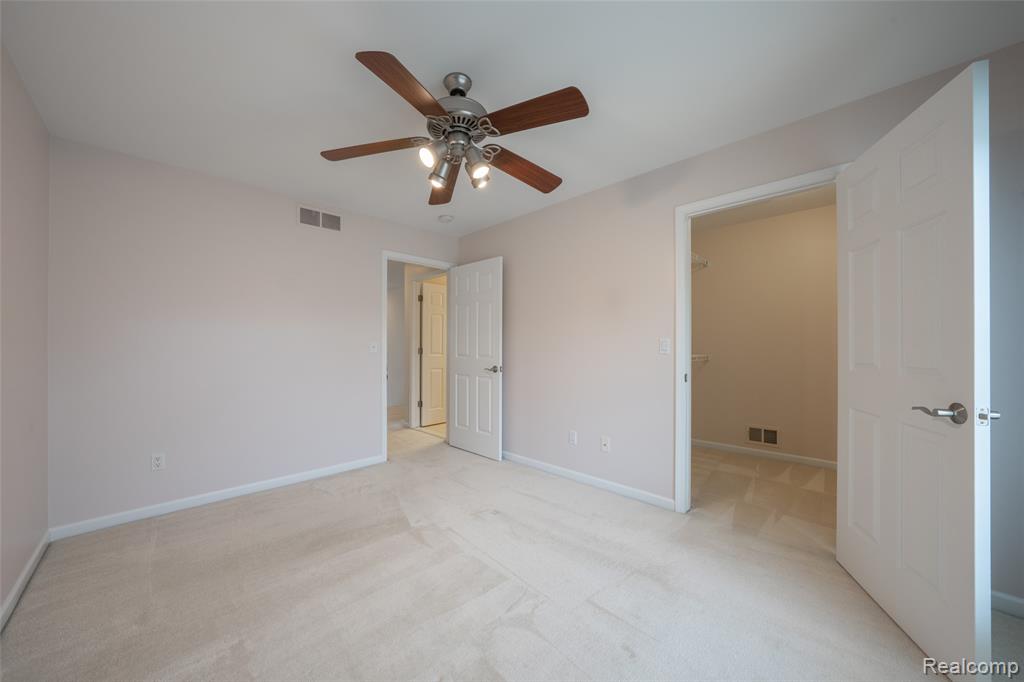 5729 Windspirit Court, 36, Waterford, MI 48327 — Photo 45
