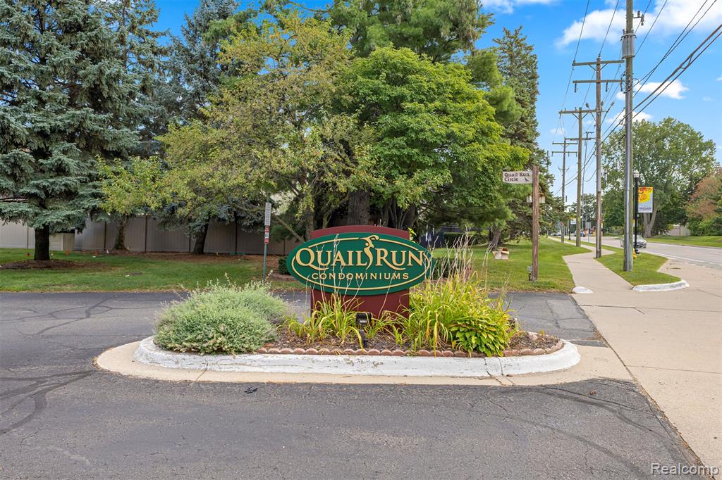 6546 Quail Run Circle, Westland, MI — Photo 39