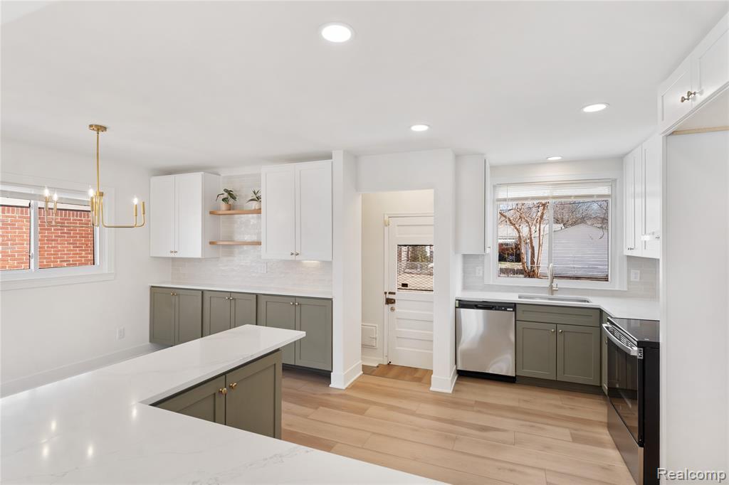 21930 Marlow Street, Oak Park, MI 48237 — Photo 13