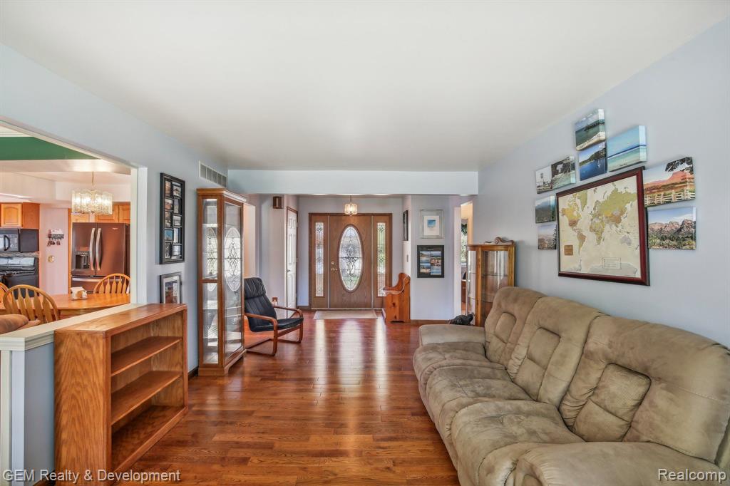 7480 CORBETT Drive, Canton, MI 48187 — Photo 11