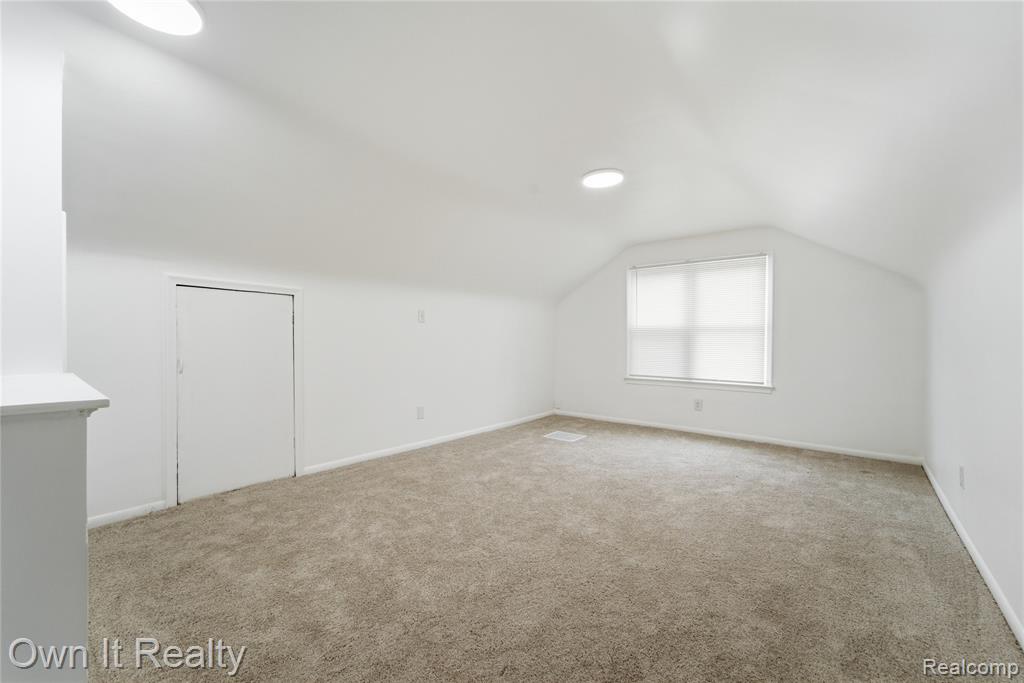 10021 Grayfield, Redford, MI 48239 — Photo 17