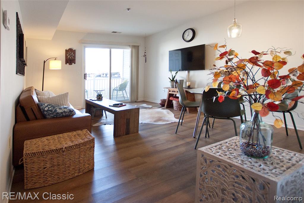 1155 S Lake Drive, 57, Novi, MI 48377 — Photo 8
