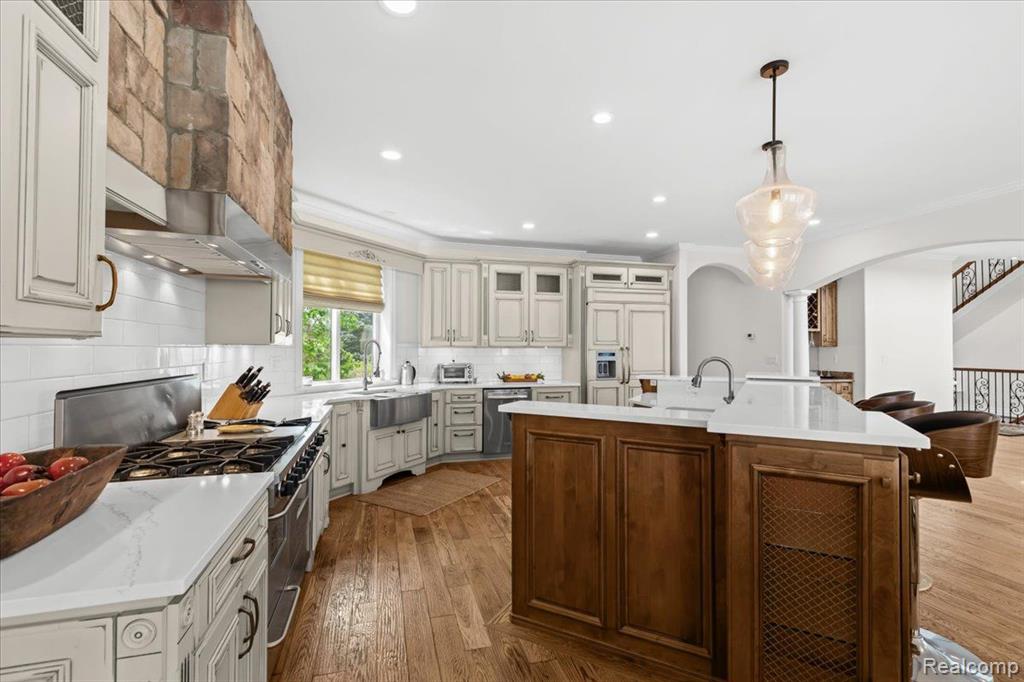 8393 BOULDER SHORES Drive, South Lyon, MI 48178 — Photo 9