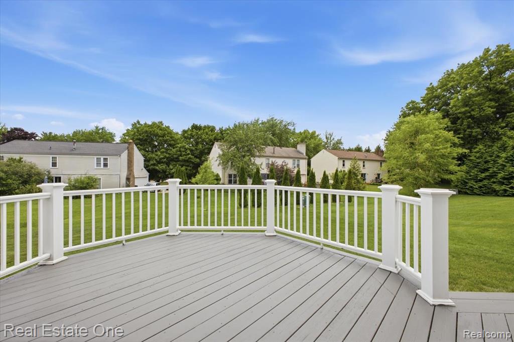 5485 Hammersmith Drive, West Bloomfield, MI — Photo 35