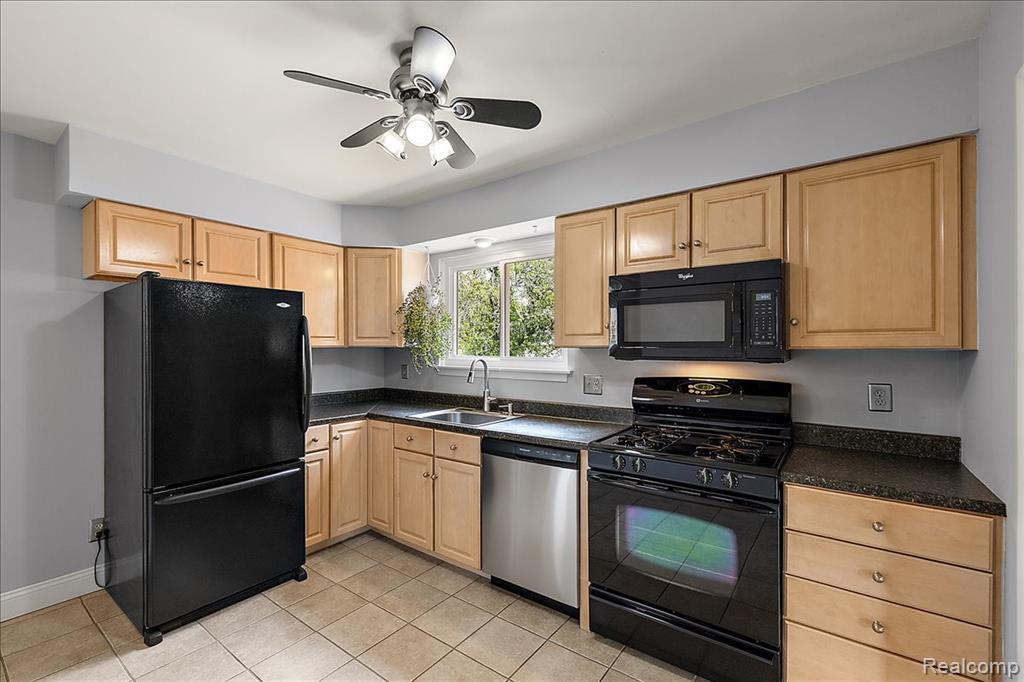 1271 Beaupre Avenue, Madison Heights, MI 48071 — Photo 16