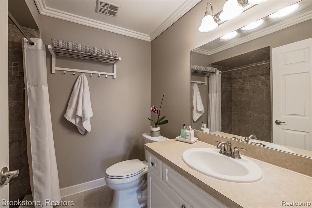 5292 Brookemonte Circle, Rochester, MI 48306 — Photo 22