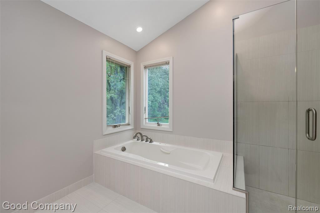 5893 CHRISTINA Drive, West Bloomfield, MI 48324 — Photo 29