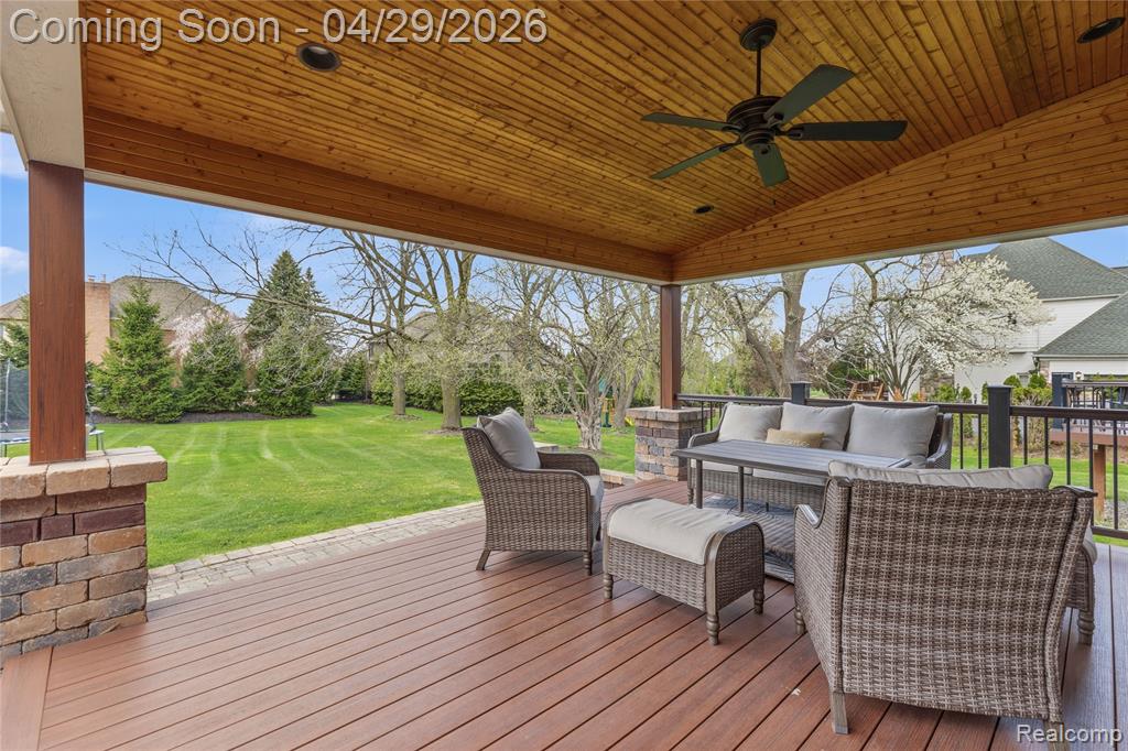 1920 Vinsetta Court, Rochester, MI 48306 — Photo 76