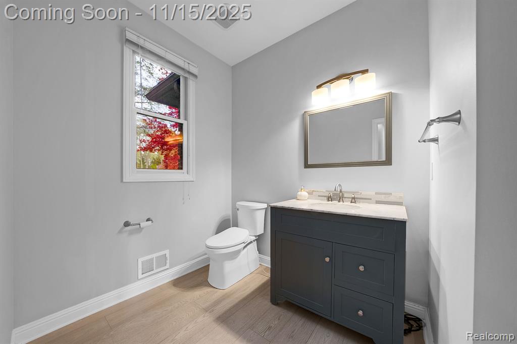 9751 Kingston Pointe Drive, Clarkston, MI 48348 — Photo 17