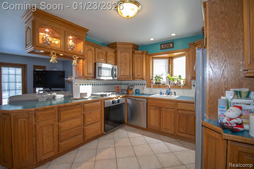 11367 Suffolk Drive, Southgate, MI 48195 — Photo 13