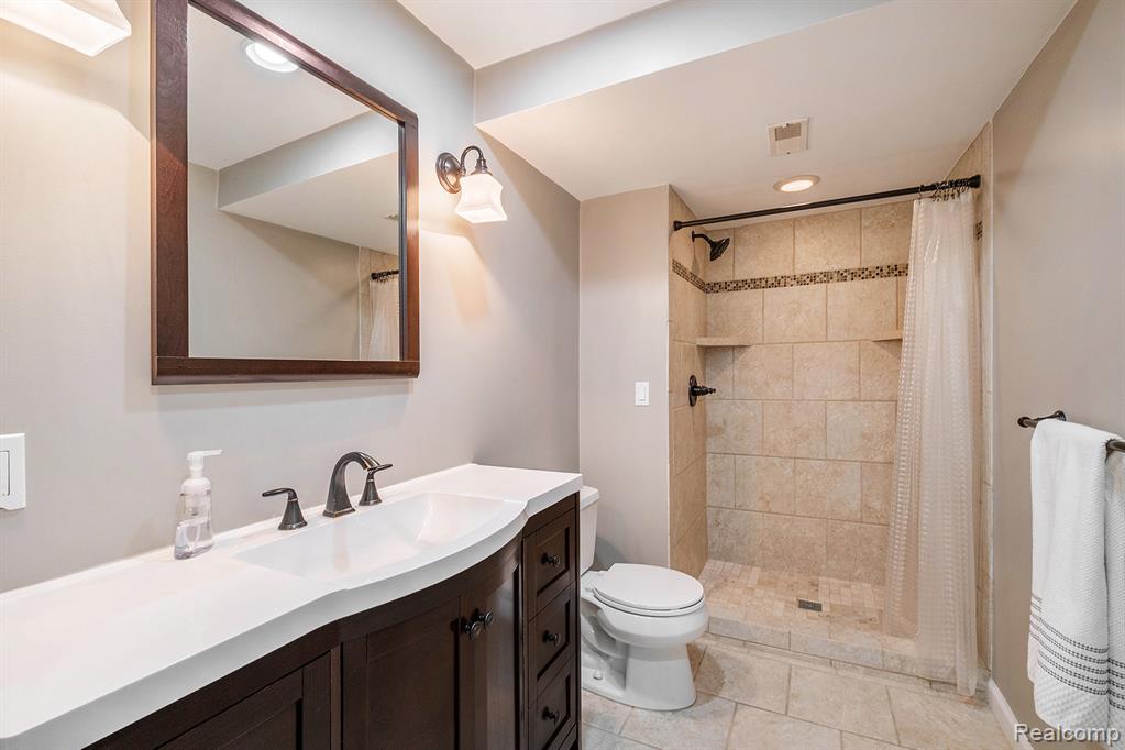 620 Shoreline Drive, Fenton, MI 48430 — Photo 20