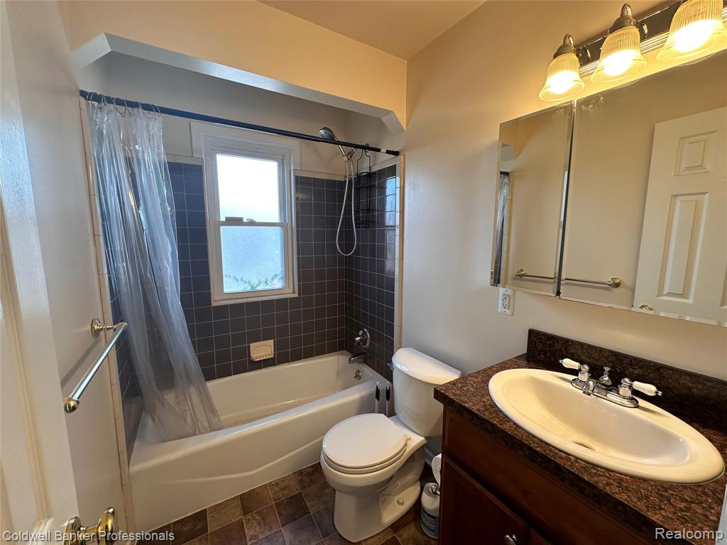 21376 Mitchelldale Avenue, Ferndale, MI 48220 — Photo 8