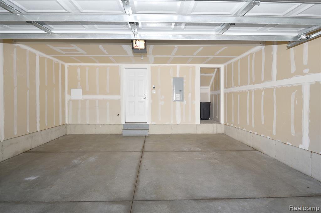 44458 Gwinnett Loop, Novi, MI — Photo 30