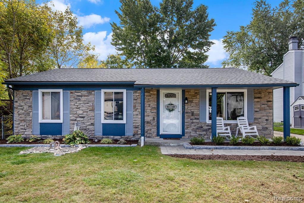 44601 ALBERT Drive, Plymouth, MI 48170 — Photo 2