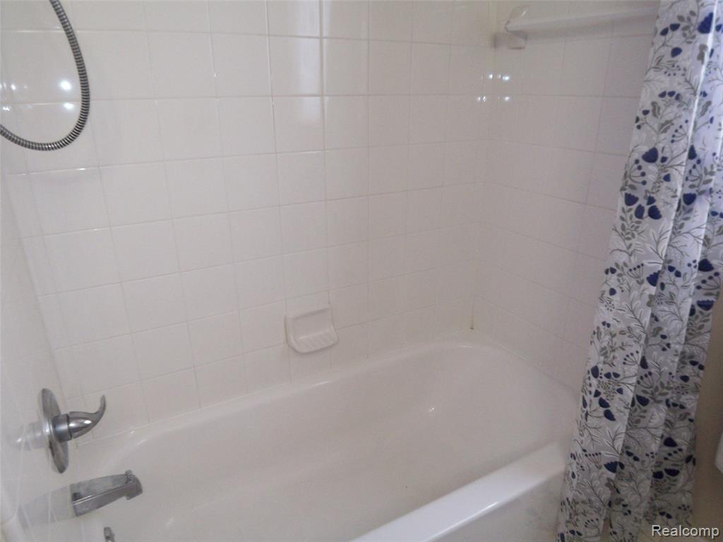 18708 Kendell Court, Clinton Twp, MI 48035 — Photo 13