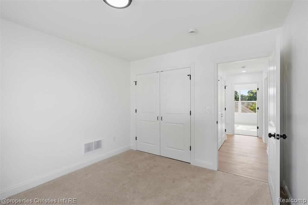 27824 Groveland Street, Madison Heights, MI 48071 — Photo 22