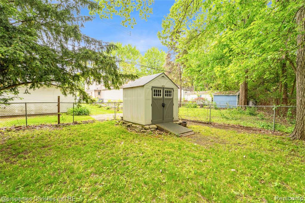 813 Catalpa Drive, Royal Oak, MI 48067 — Photo 31
