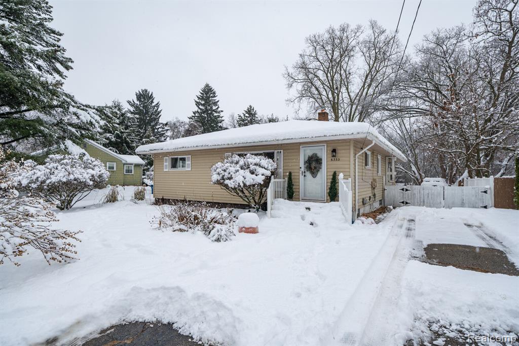 6333 Harriet Drive, Waterford, MI 48327 — Photo 3