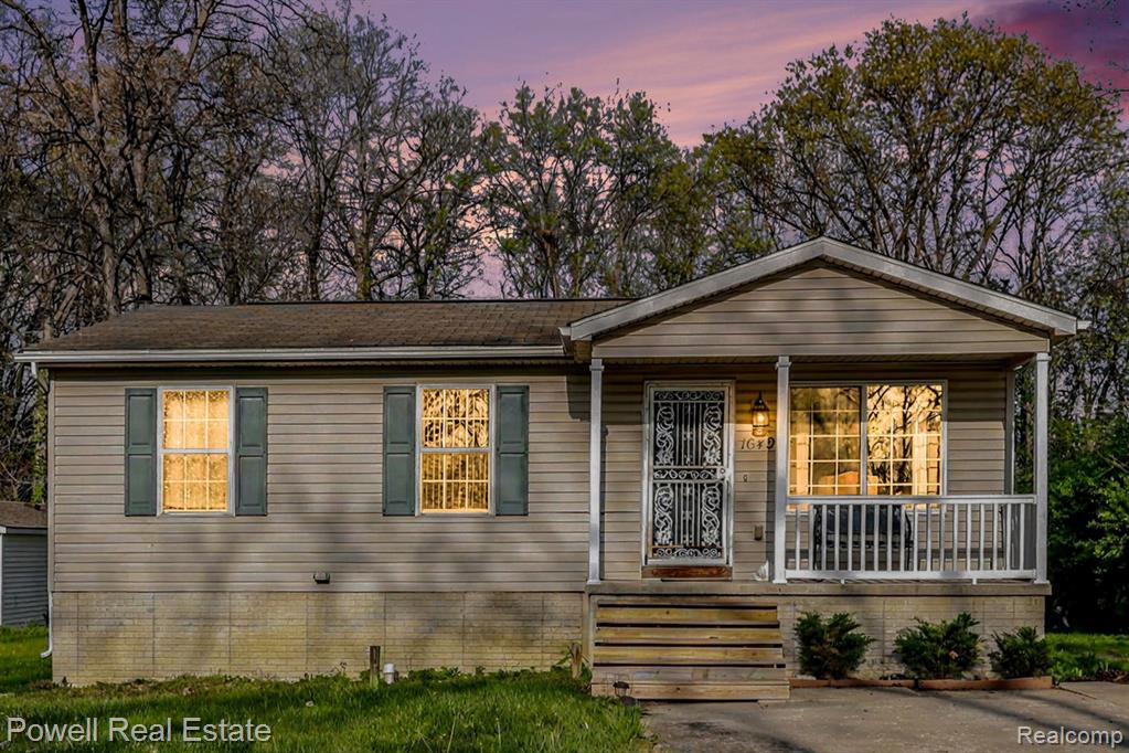 1649 S Pasadena Avenue, Ypsilanti, MI 48198