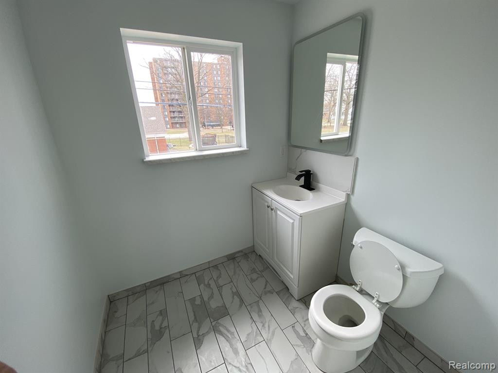 21032 WOODSIDE Avenue, Ferndale, MI 48220 — Photo 16