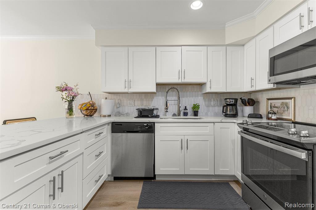 5 Timberlane Court, Dearborn, MI 48126 — Photo 14