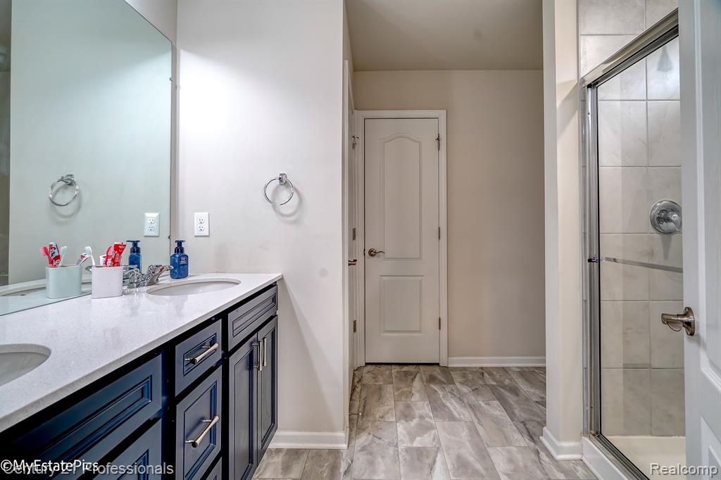 6044 FIELDSTONE Circle, South Lyon, MI 48178 — Photo 38