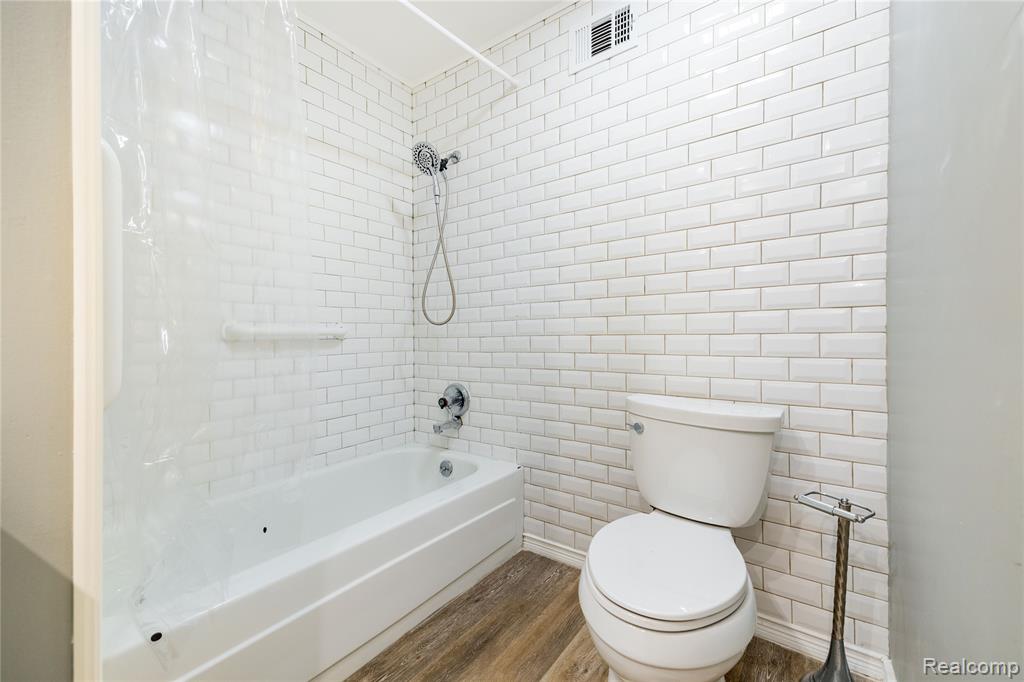 8063 Colony Drive, 1, Grosse Ile, MI 48138 — Photo 20