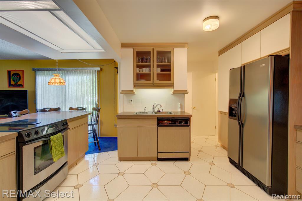 4460 DIXON Drive, Swartz Creek, MI 48473 — Photo 10