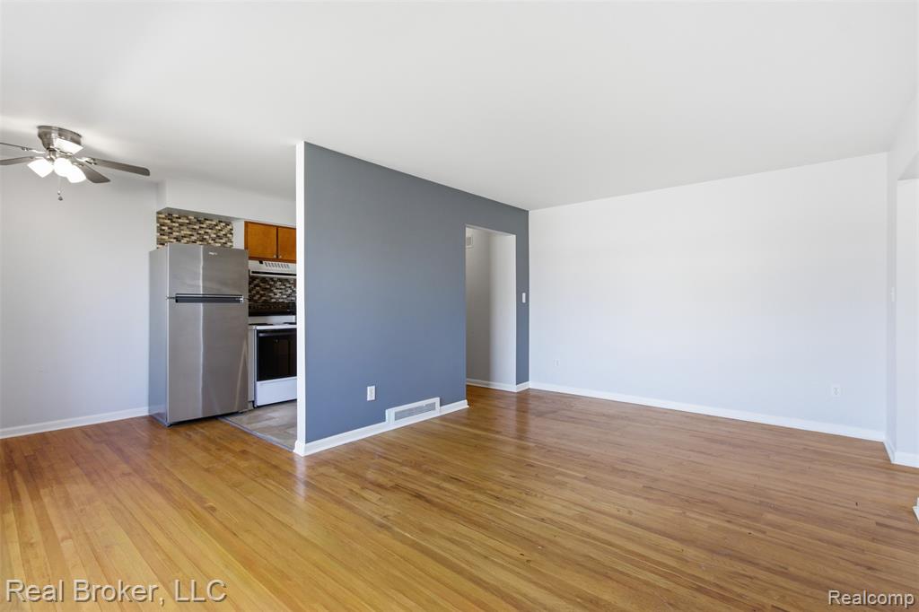 4840 Briarwood Avenue, Royal Oak, MI 48073 — Photo 8