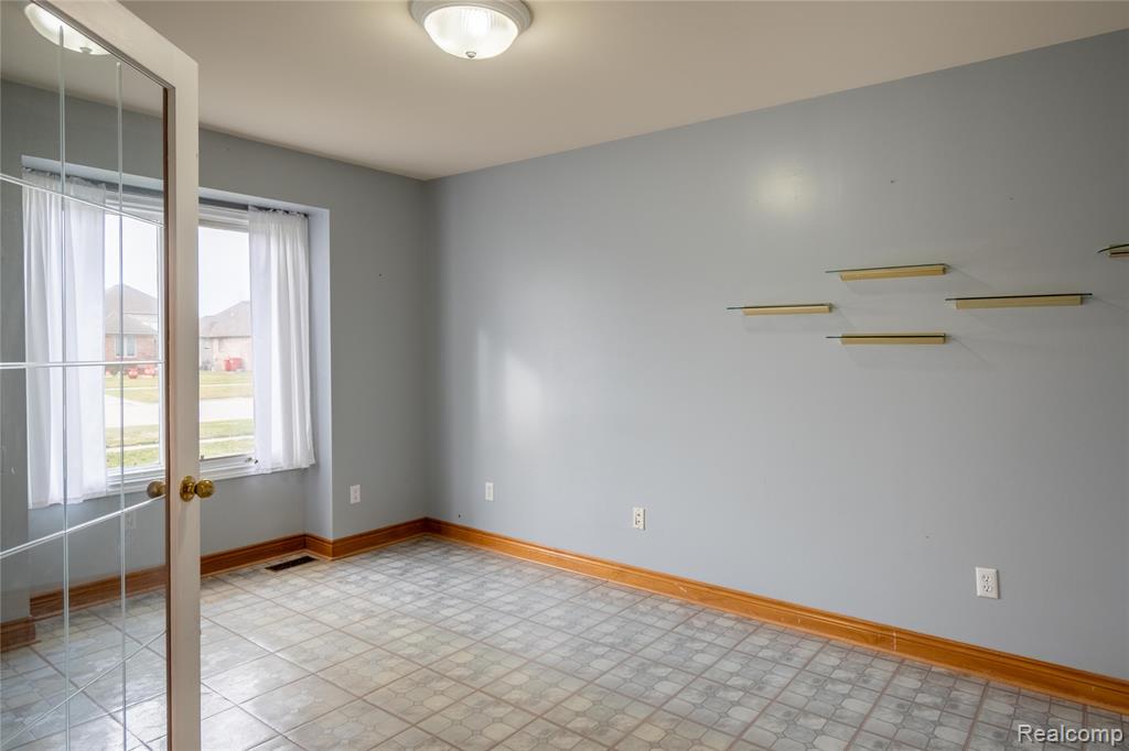 54676 Carnation Drive, Macomb, MI 48042 — Photo 5