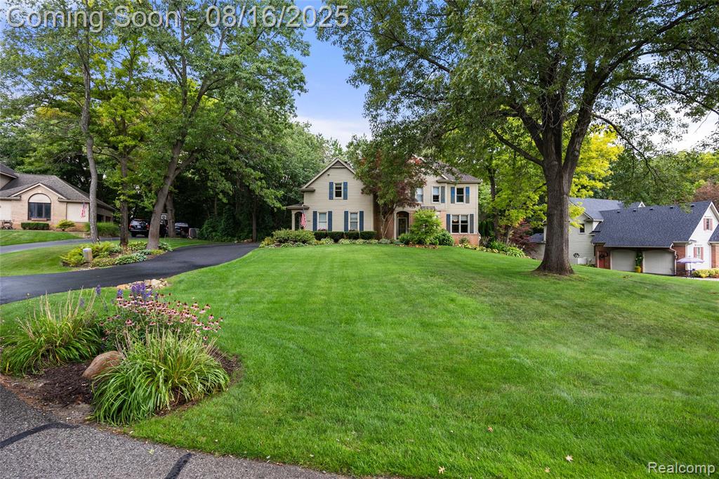 7085 Hickory Hollow Circle, Clarkston, MI 48348 — Photo 2