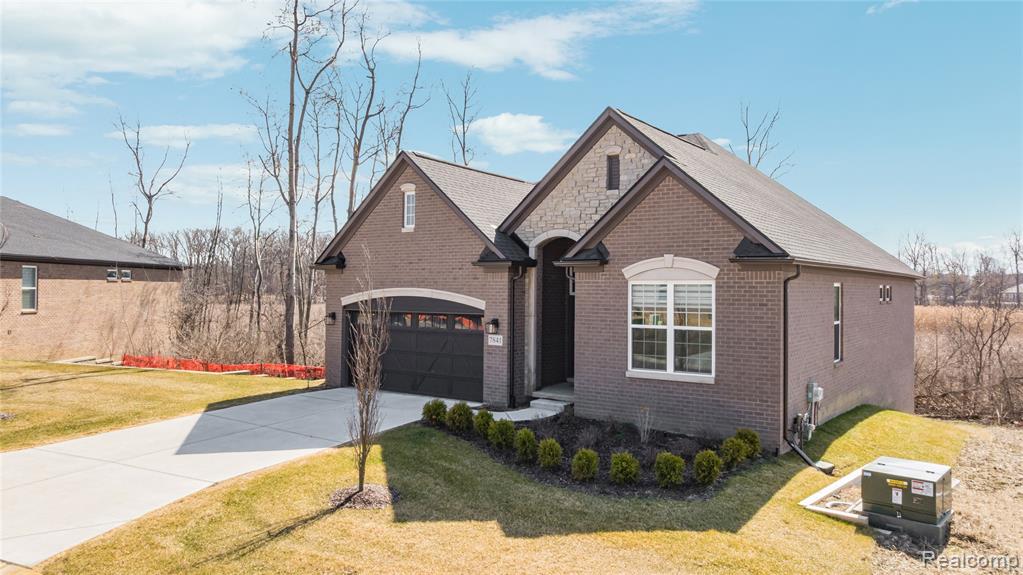 7841 Trailside Court, West Bloomfield, MI 48323 — Photo 2