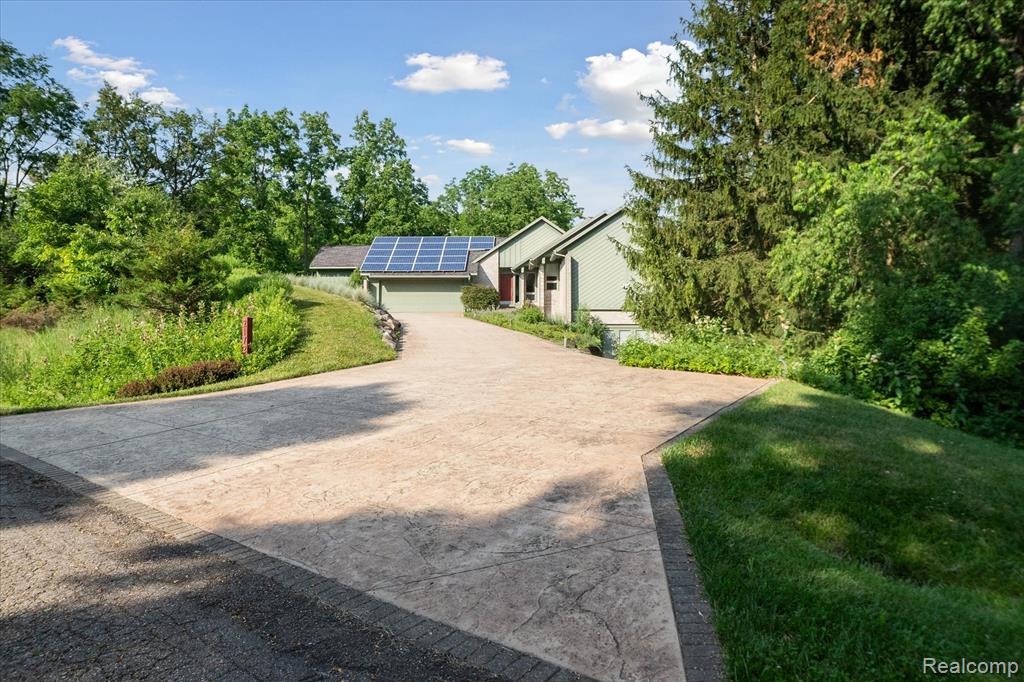 2172 Anns Way, Ann Arbor, MI 48105 — Photo 4