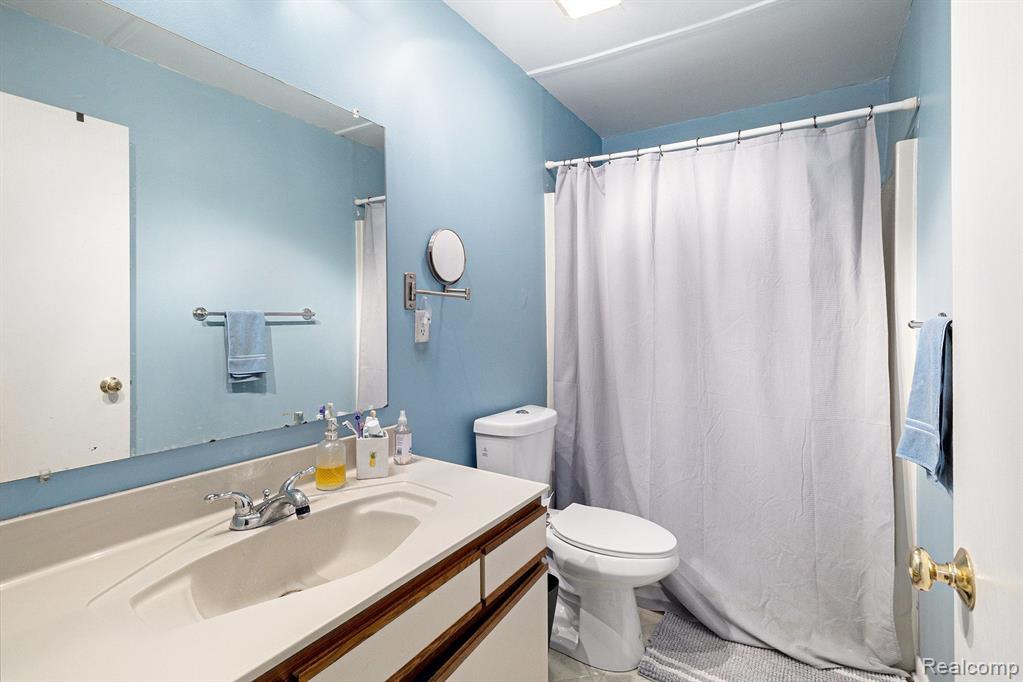 7310 BLUEWATER Drive, 117, Clarkston, MI 48348 — Photo 13