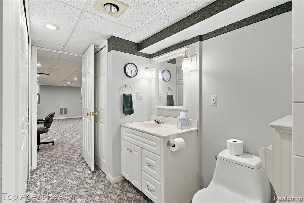 48659 Sundance Court, Utica, MI 48315 — Photo 31