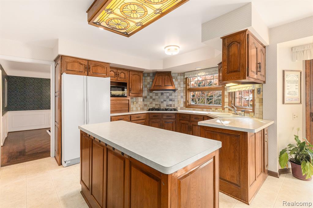 4597 Broughton Drive, Bloomfield Hills, MI 48301 — Photo 15