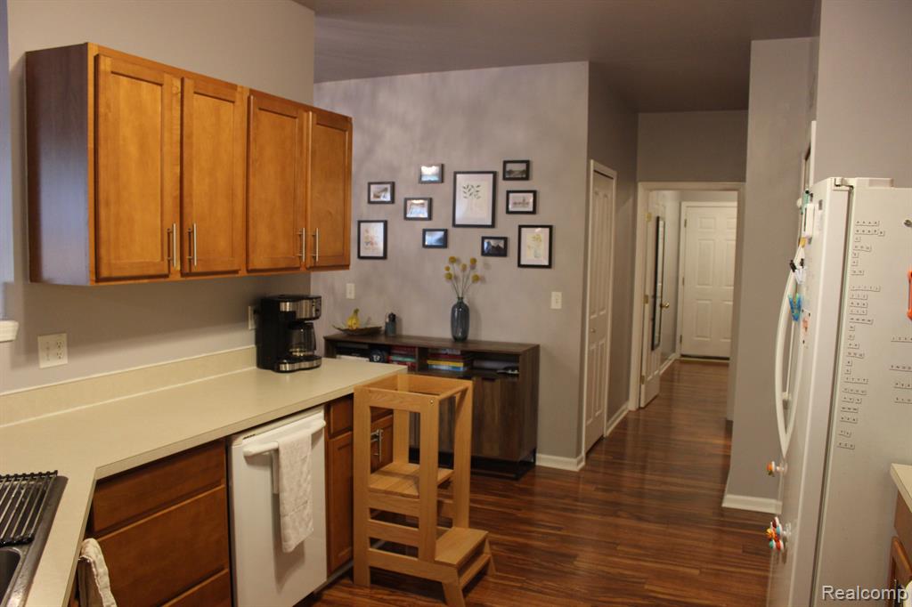 47640 PEMBROKE Drive, Canton, MI 48188 — Photo 9