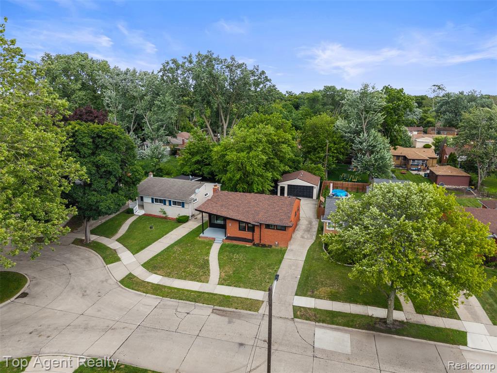 24300 Seneca Street, Oak Park, MI 48237 — Photo 42