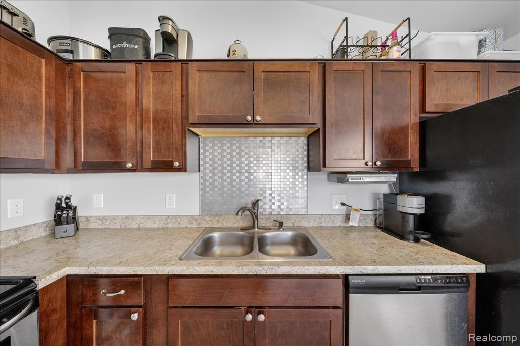 16672 Drake Street, Southgate, MI 48195 — Photo 14