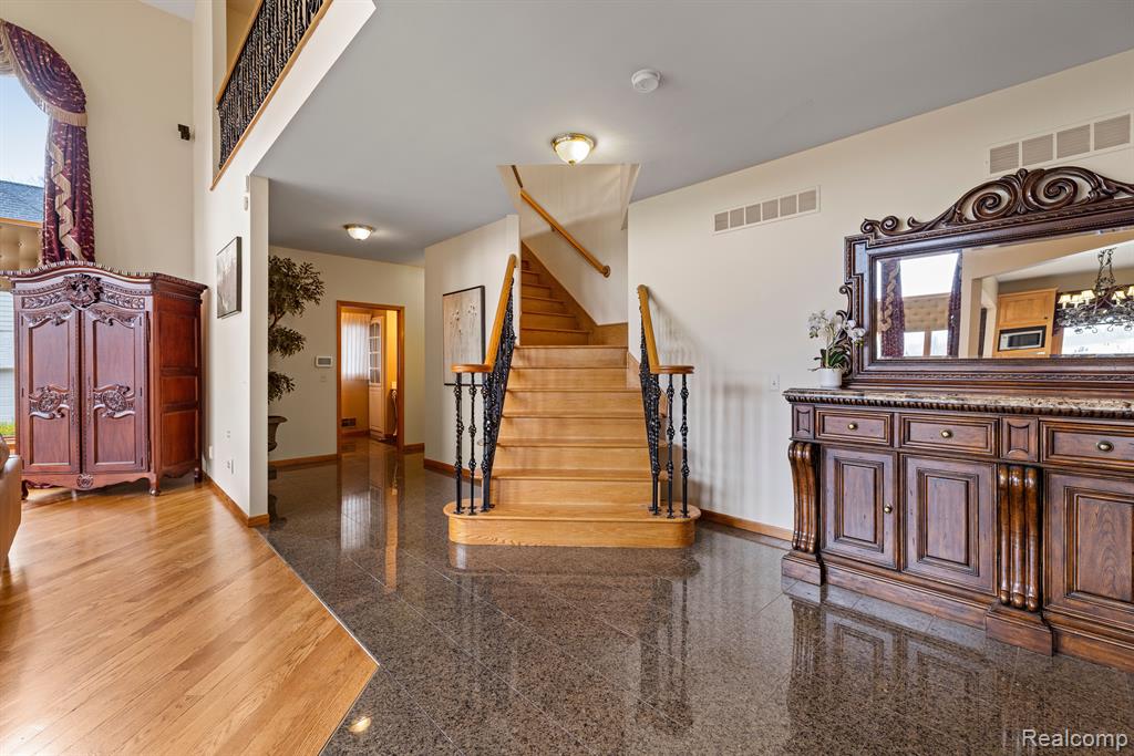49332 GOLDEN LAKE Drive, Shelby Twp, MI 48315 — Photo 30