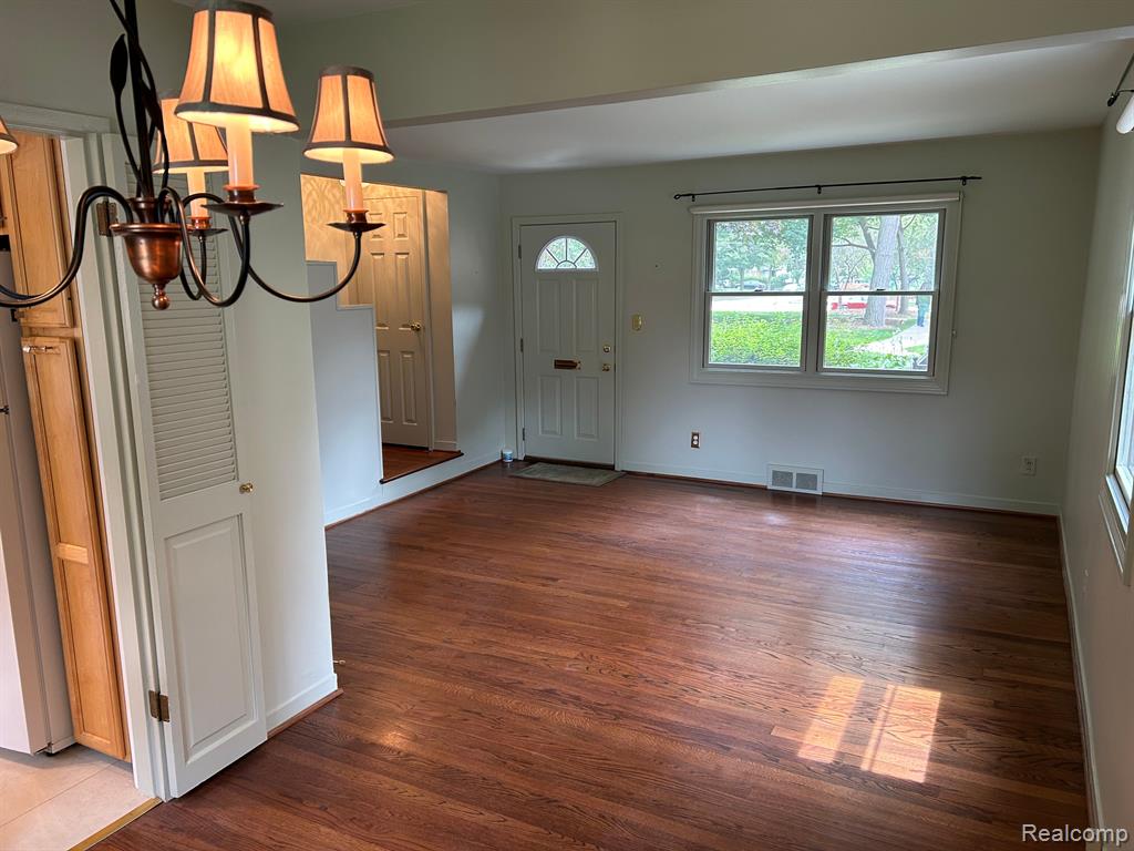 719 N ETON Street, Birmingham, MI 48009 — Photo 3