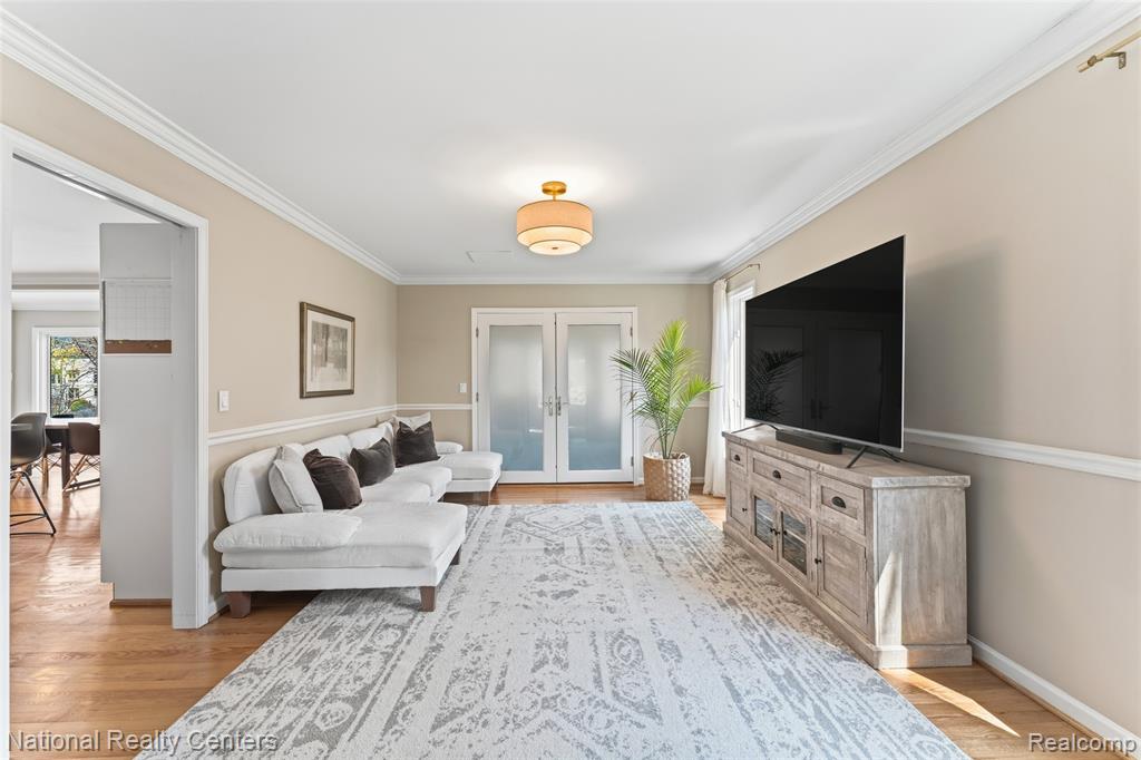 6276 N Shore Drive, West Bloomfield, MI 48324 — Photo 15