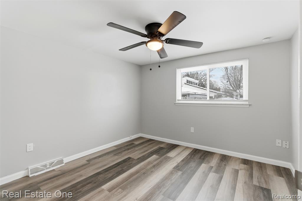4005 Weddell Street, Dearborn Heights, MI 48125 — Photo 16