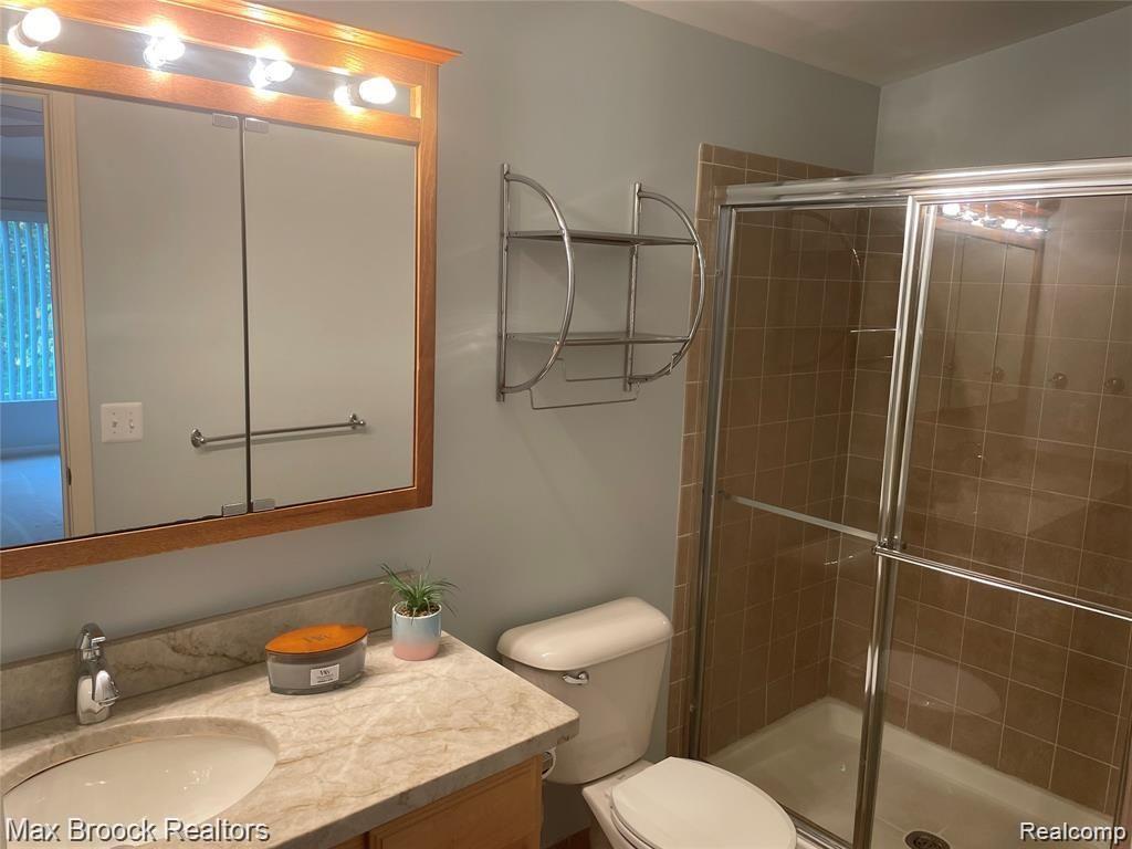 754 SANDALWOOD Drive, Troy, MI 48085 — Photo 37