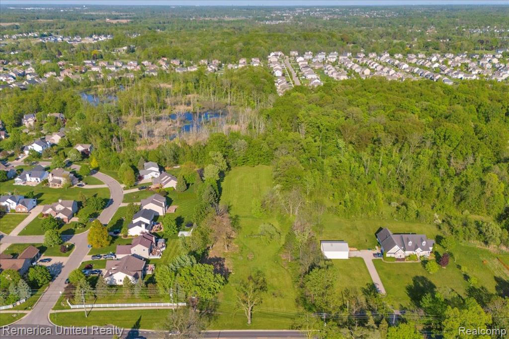 25100 MARTINDALE Road, South Lyon, MI, 48178