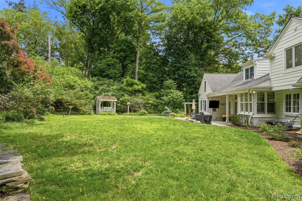 27310 Crestwood Drive, Franklin, MI 48025 — Photo 53