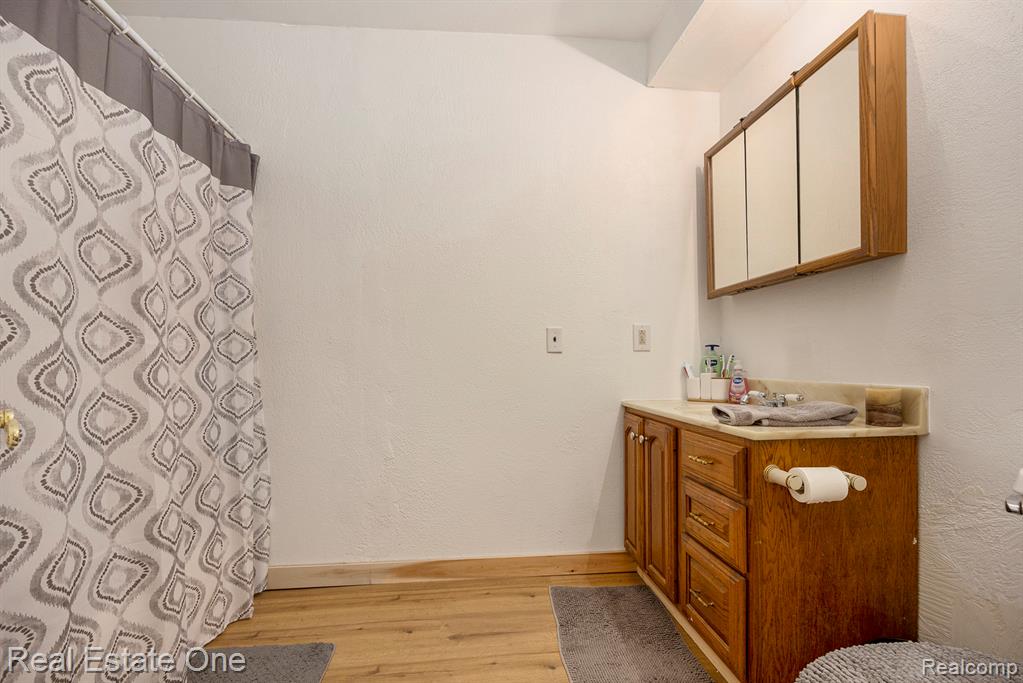 9445 Lakepointe Boulevard, Clay, MI 48001 — Photo 11
